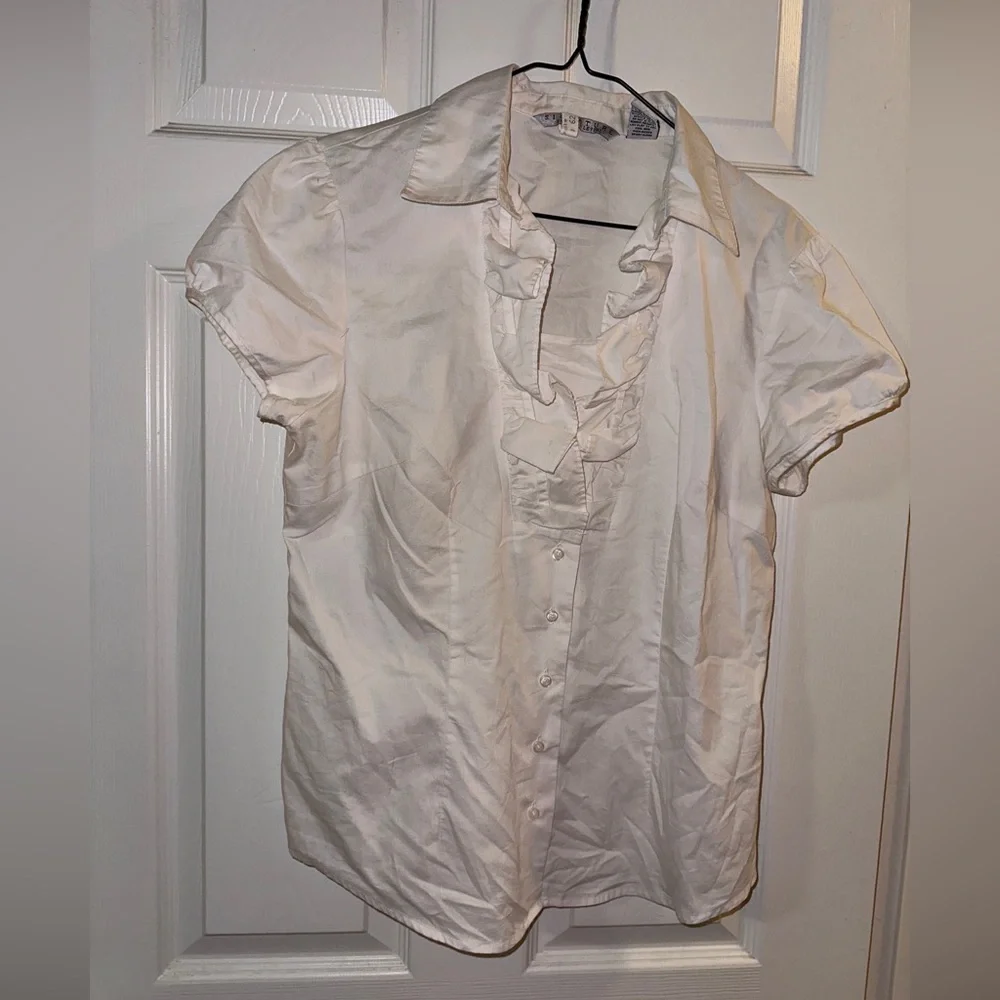Signature by Larry Levine Womens L White V Neck Ruffle Front Blouse Shirt Top - Picture 1 of 5